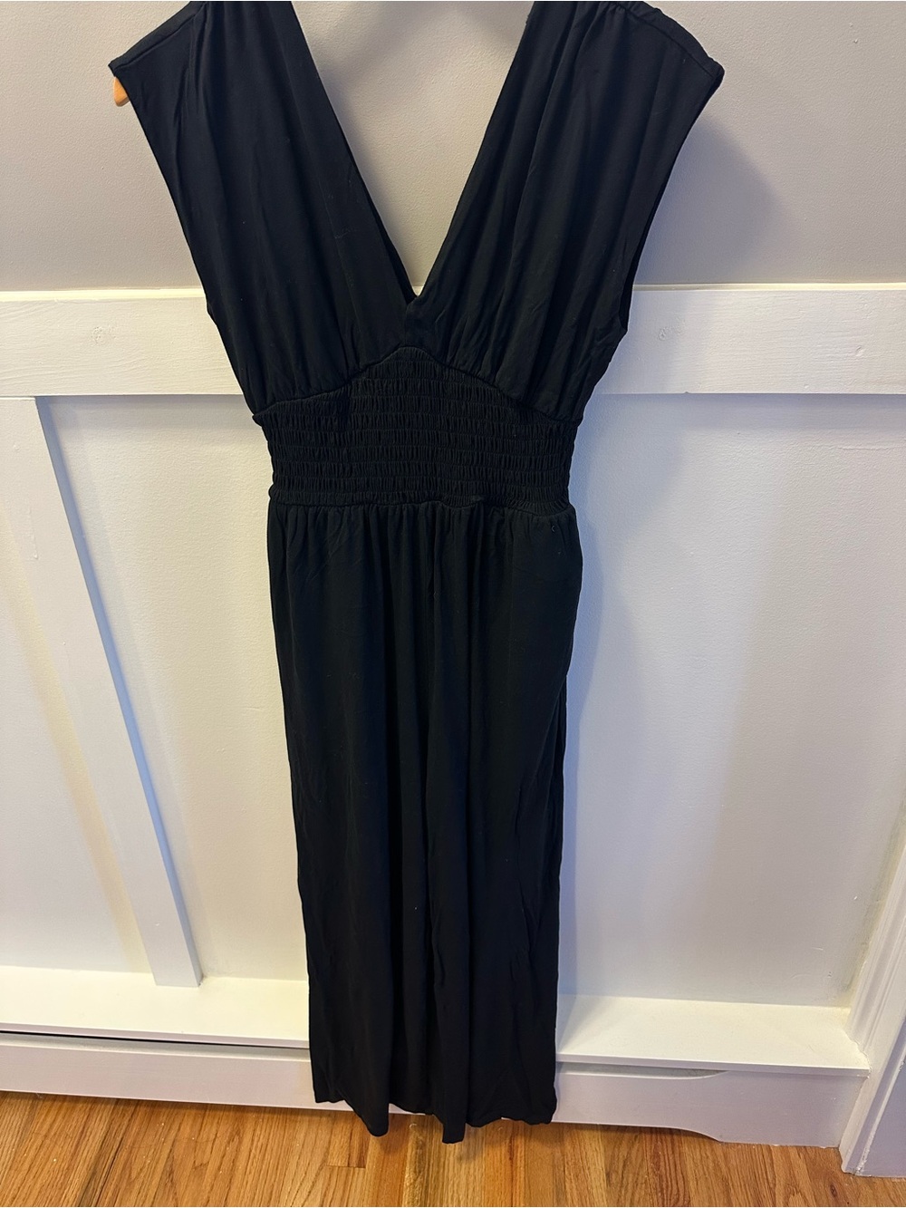 Old Navy Women’s Black V-Neck Smocked Waist Romper size XS